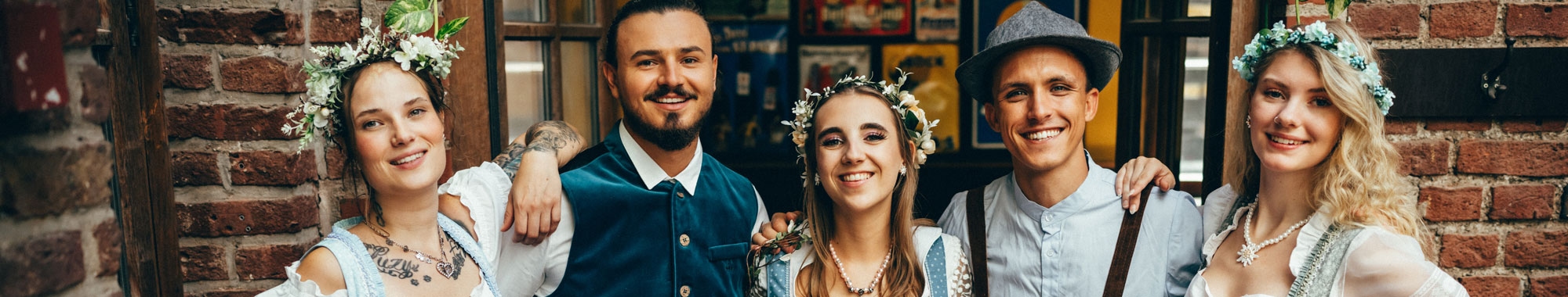 Dirndl und Lederhosen zum Frühlingsfest